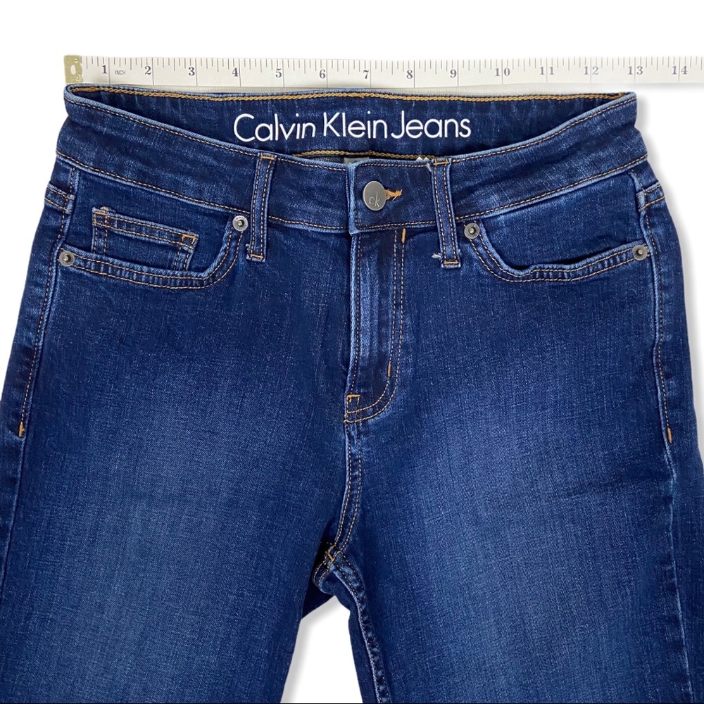 Calvin Klein Dark Wash Jean Shorts 9” Inseam Size 26 - Picture 4 of 8